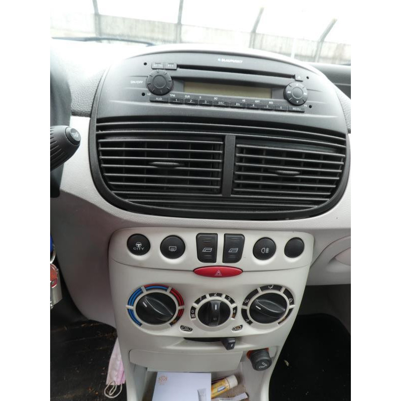 Moteur FIAT PUNTO 2 Photo n°15