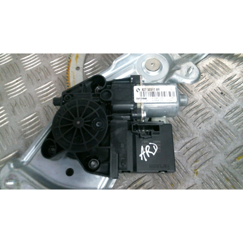 Leve vitre electrique arriere droit RENAULT SCENIC 3 Photo n°2