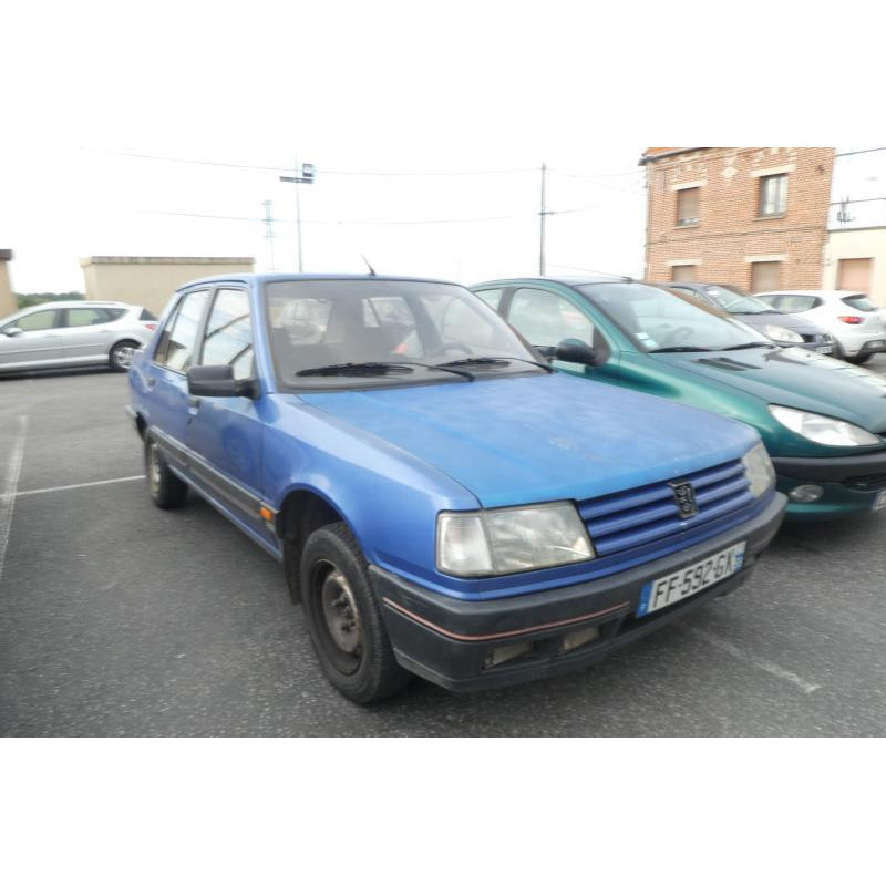 Porte avant droit PEUGEOT 309 Photo n°9