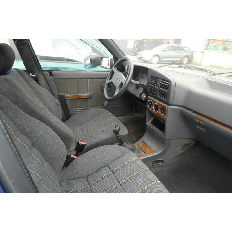 Porte avant droit PEUGEOT 309 Photo n°14