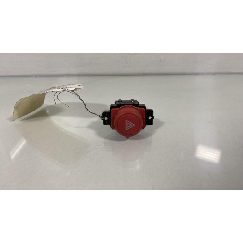 Bouton de warning HONDA CIVIC 7 Photo n°3