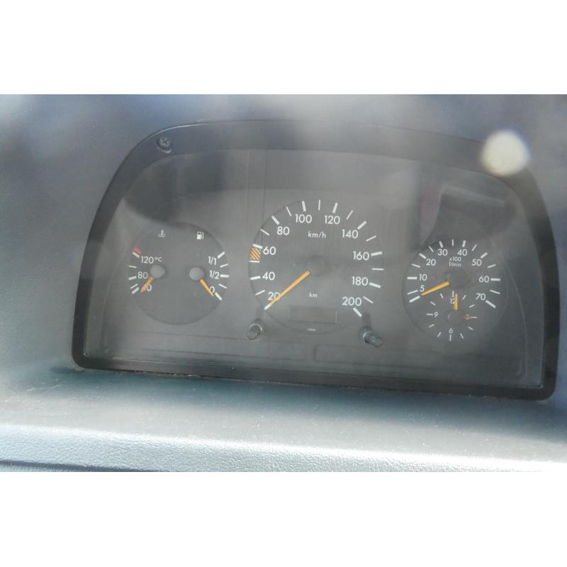 Capot MERCEDES VITO 638 Photo n°5