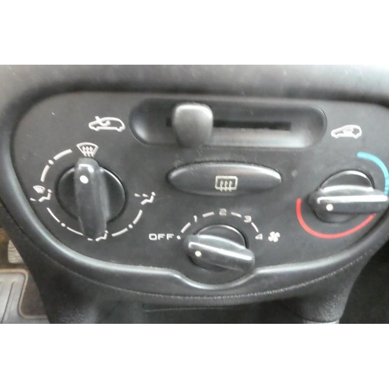 Poignee porte arriere gauche PEUGEOT 206 Photo n°7