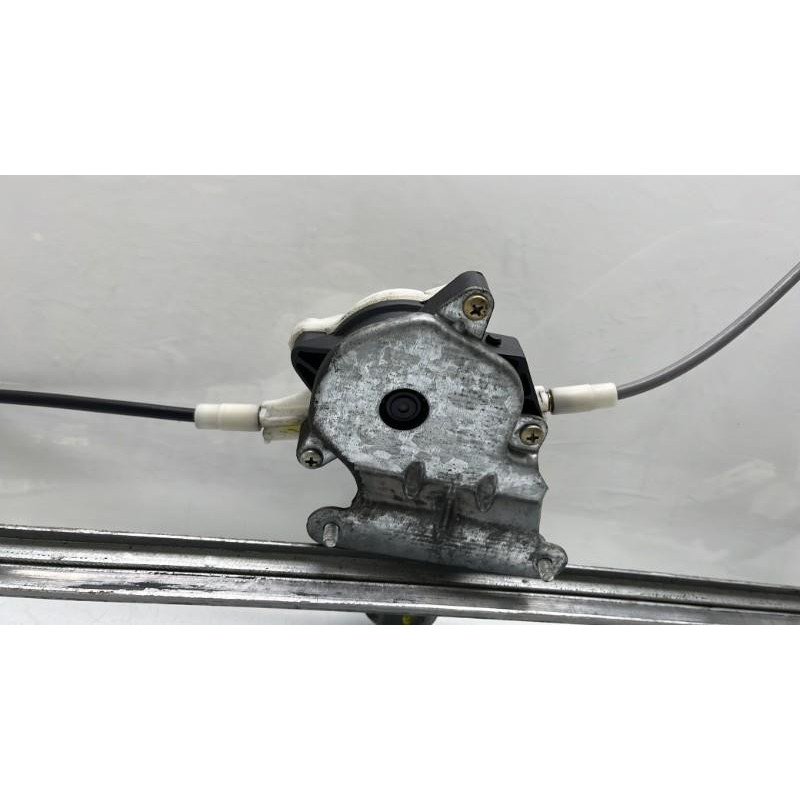 Leve vitre electrique avant droit MERCEDES VITO 639 Photo n°1