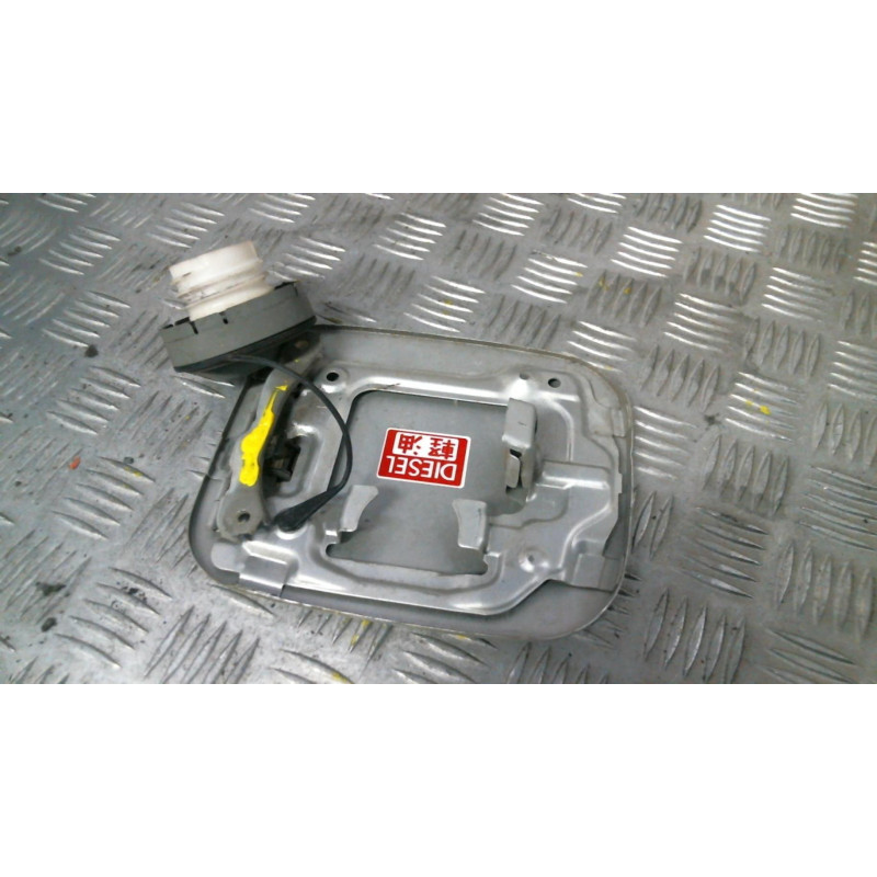 Trappe d'essence TOYOTA AVENSIS VERSO Photo n°2