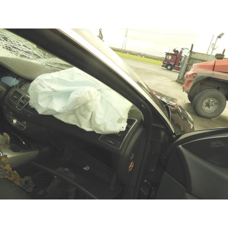 Malle/Hayon arriere RENAULT LAGUNA 3 Photo n°8