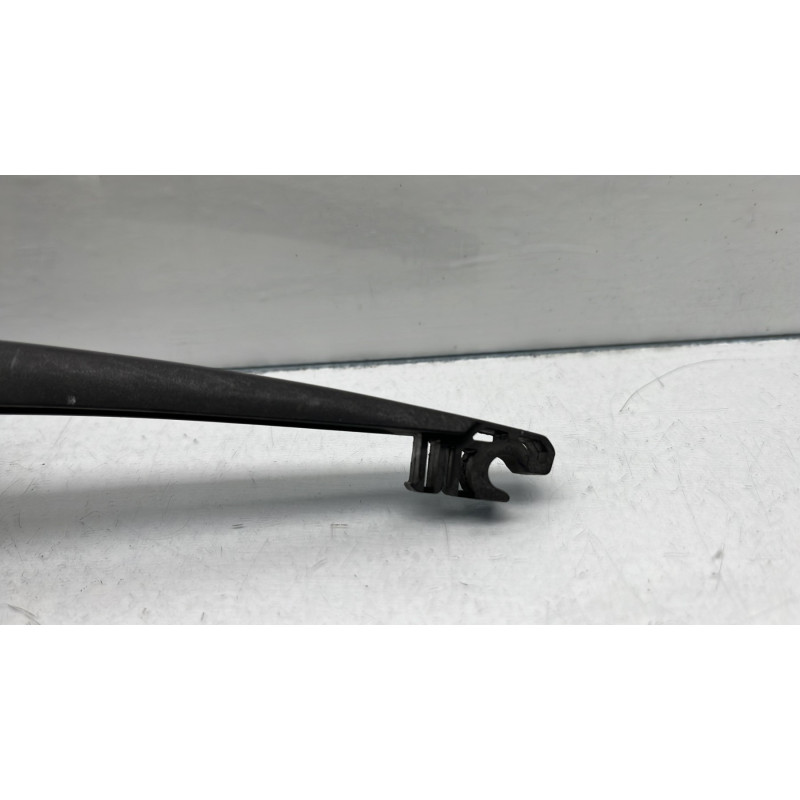 Bras essuie glace arriere TOYOTA VERSO-S Photo n°3