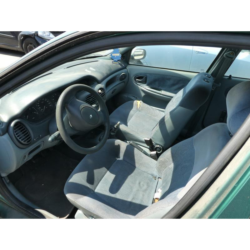 Moteur essuie glace arriere RENAULT MEGANE 1 Photo n°9