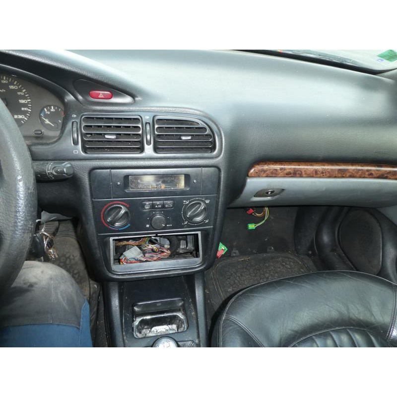 Poignee porte arriere droit PEUGEOT 406 Photo n°6