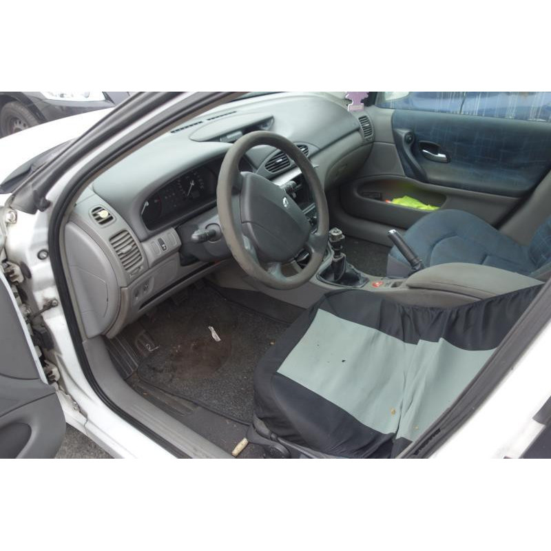 Calandre RENAULT LAGUNA 2 Photo n°5