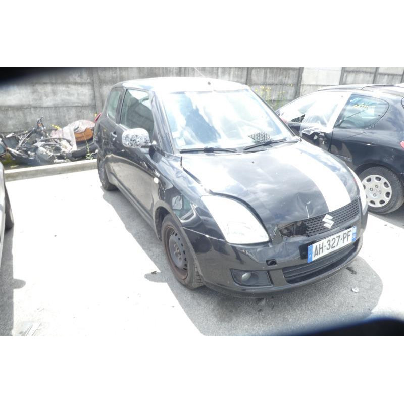 Malle/Hayon arriere SUZUKI SWIFT 3 Photo n°3