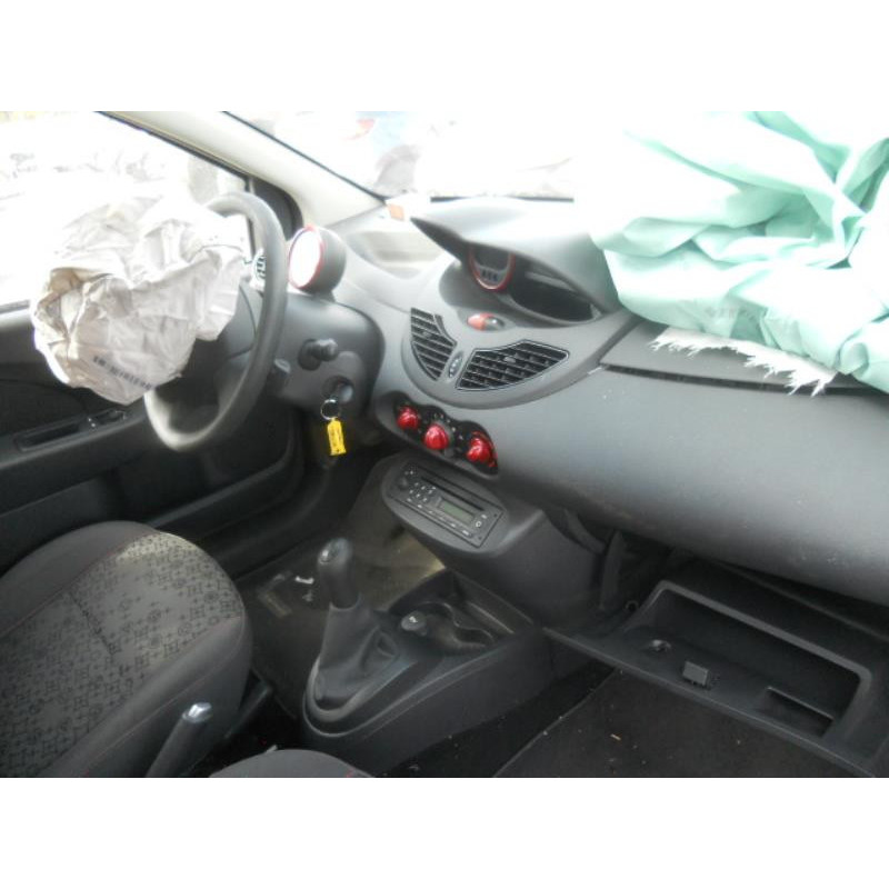 Trappe d'essence RENAULT TWINGO 2 Photo n°8