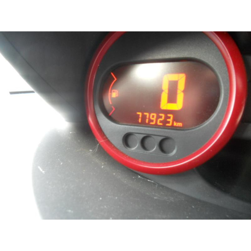 Trappe d'essence RENAULT TWINGO 2 Photo n°10