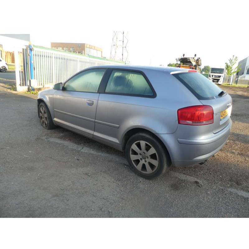 Pretensionneur de ceinture avant gauche AUDI A3 2 Photo n°12