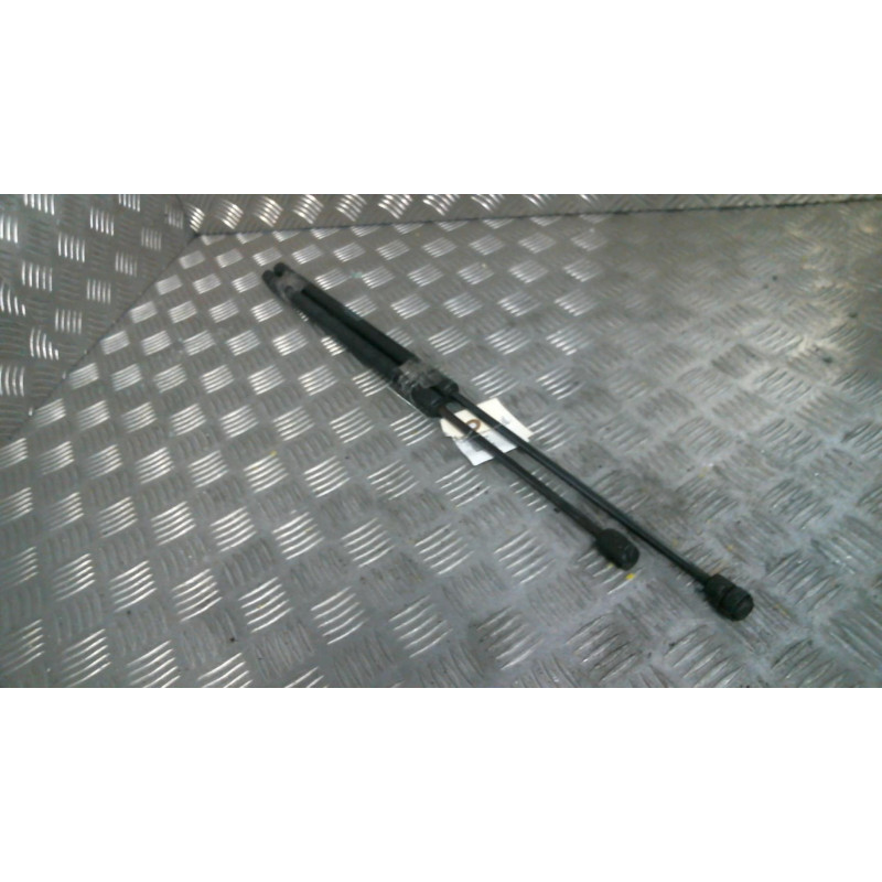Verin de capot MERCEDES CLASSE C 204 Photo n°1