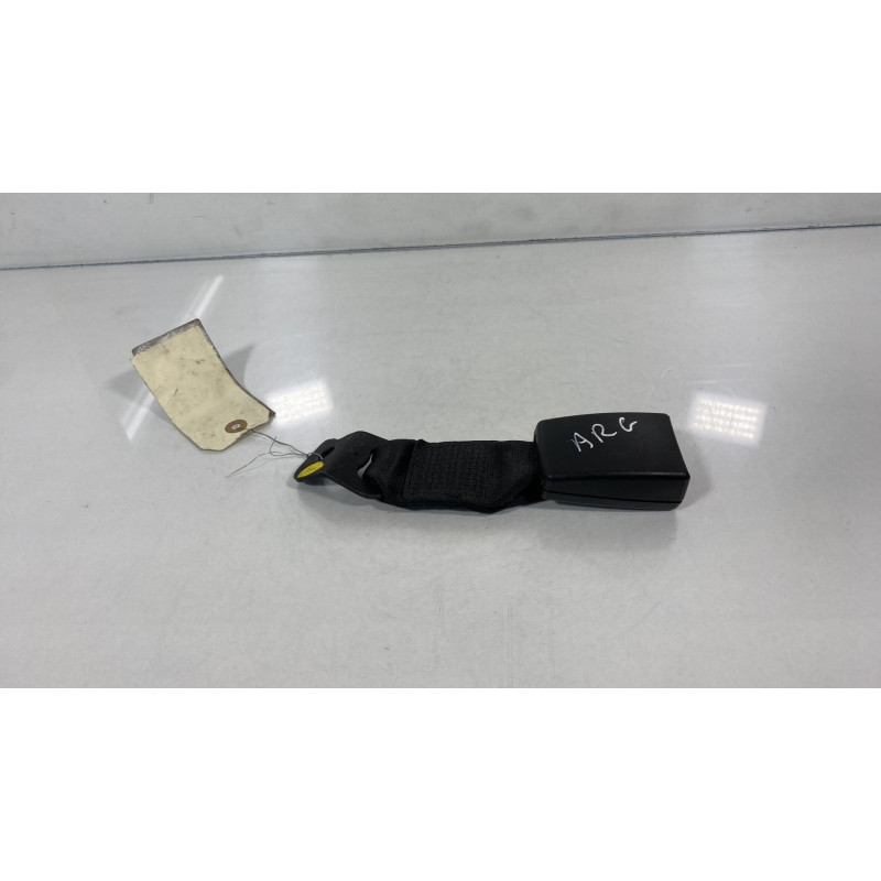 Attache ceinture arriere gauche BMW SERIE 1 E81 Photo n°3