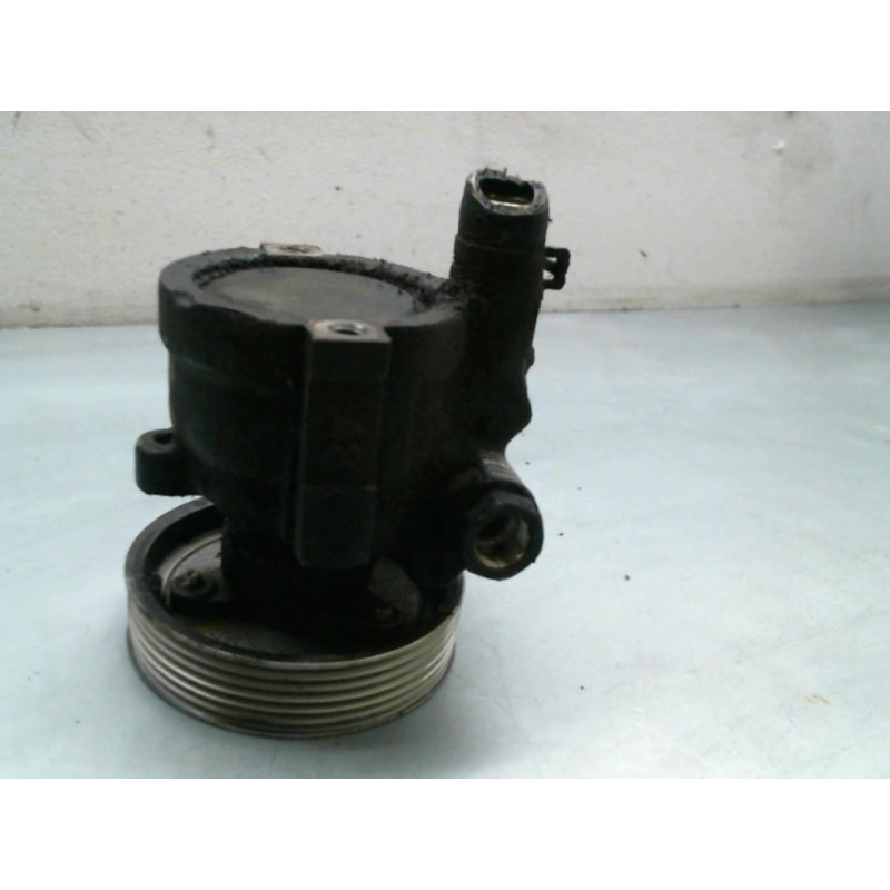 Pompe de direction RENAULT LAGUNA 1 Photo n°4