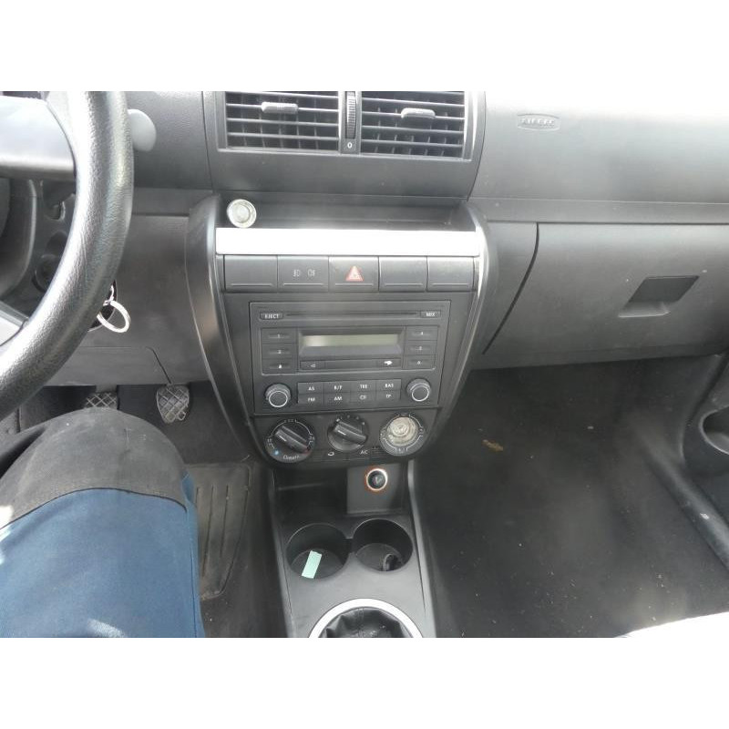 Volant VOLKSWAGEN FOX Photo n°4