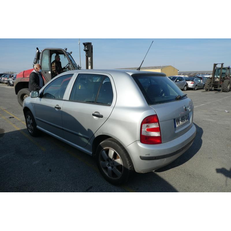 Trappe d'essence SKODA FABIA 1 Photo n°7
