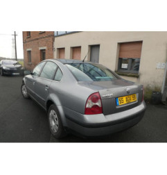 Serrure avant droit VOLKSWAGEN PASSAT 4