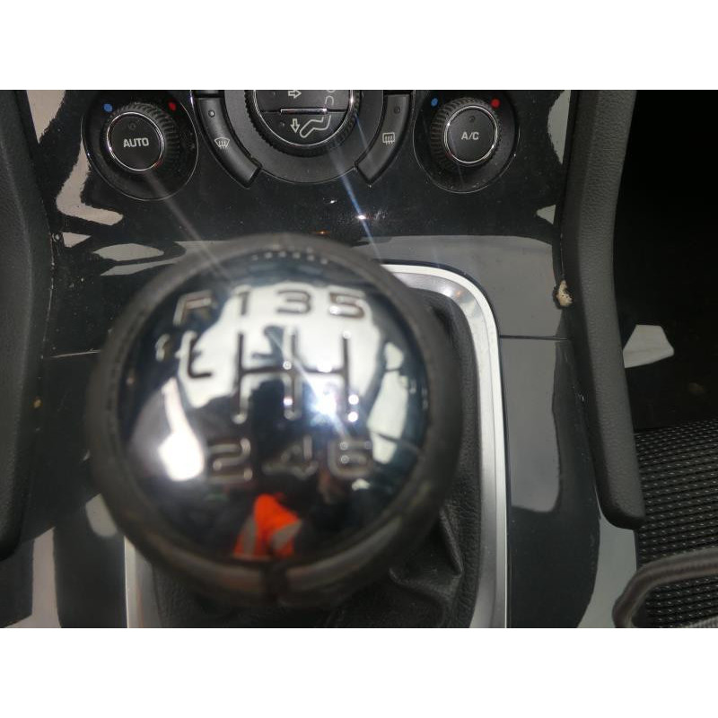 Planche de bord complete PEUGEOT 5008 1 Photo n°9