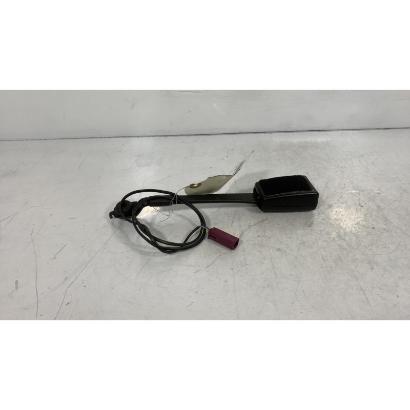 Attache ceinture avant droit FORD FOCUS 3 Photo n°3
