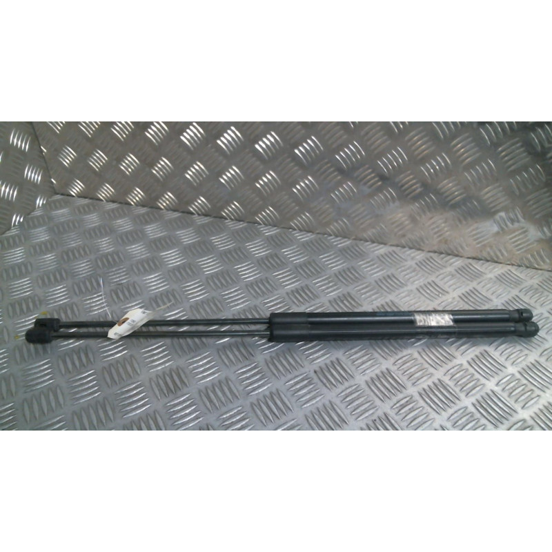 Verin de coffre FORD FOCUS 3 Photo n°1
