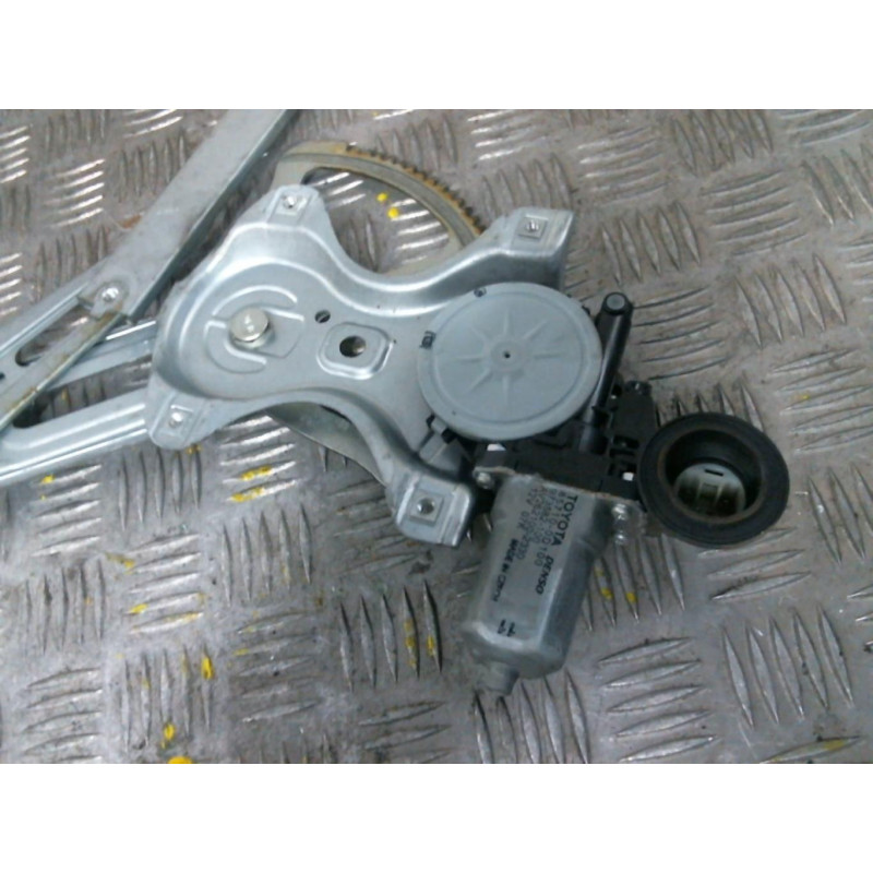 Leve vitre electrique avant droit TOYOTA AURIS 1 Photo n°1