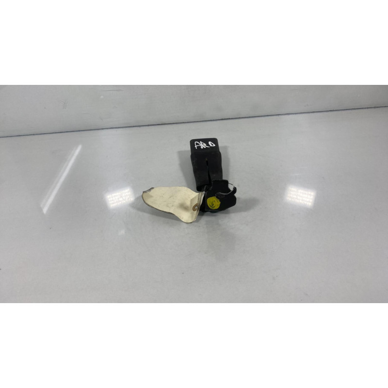 Attache ceinture arriere droit TOYOTA AURIS 1 Photo n°2