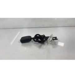Attache ceinture avant droit TOYOTA AURIS 1