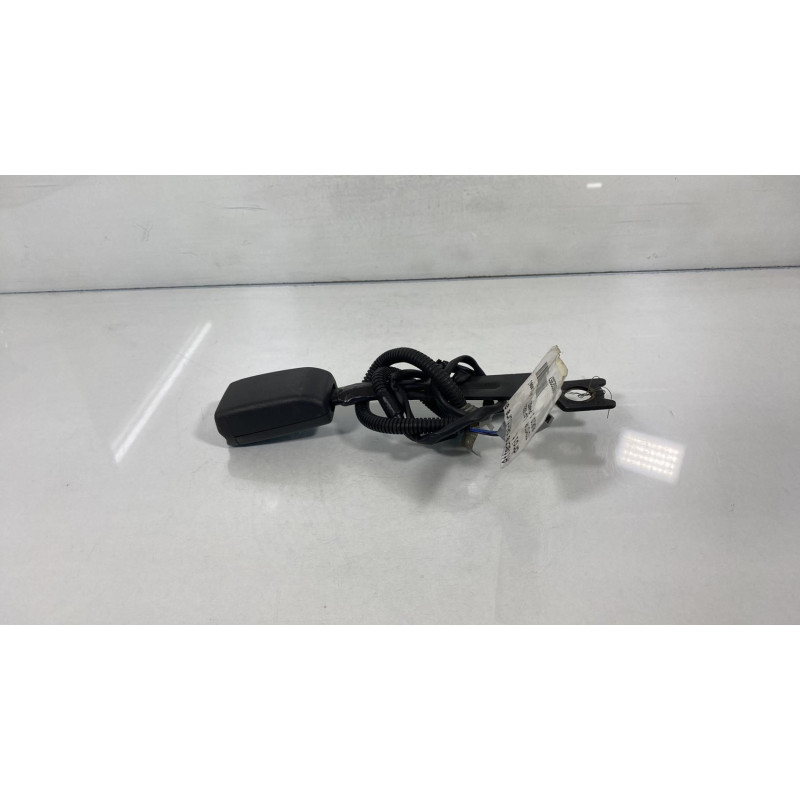 Attache ceinture avant droit TOYOTA AURIS 1 Photo n°3