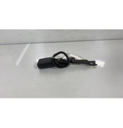 Attache ceinture avant gauche TOYOTA AURIS 1