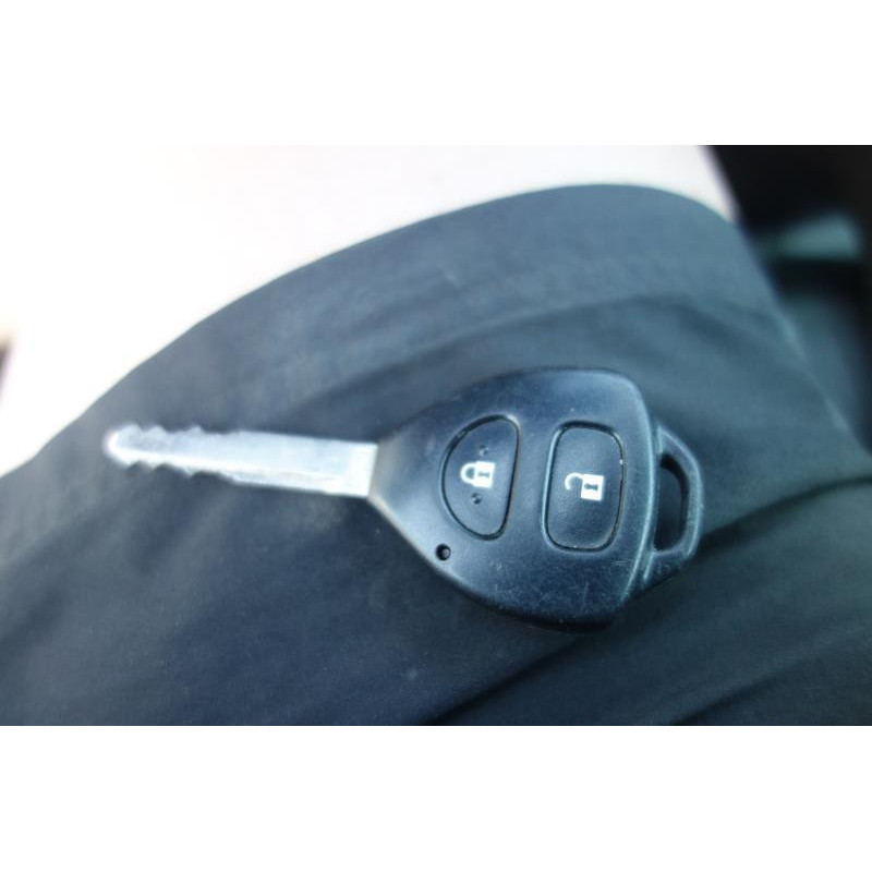 Attache ceinture avant gauche TOYOTA AURIS 1 Photo n°6