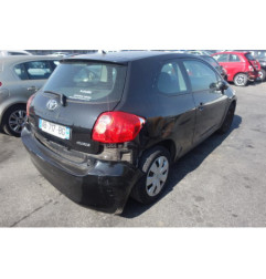 Attache ceinture avant gauche TOYOTA AURIS 1