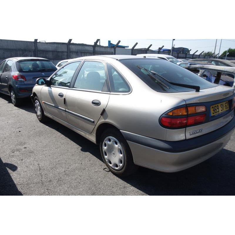 Pompe de direction RENAULT LAGUNA 1 Photo n°13