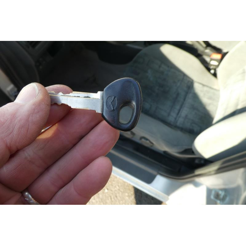 Porte avant droit MAZDA 626 4 Photo n°10