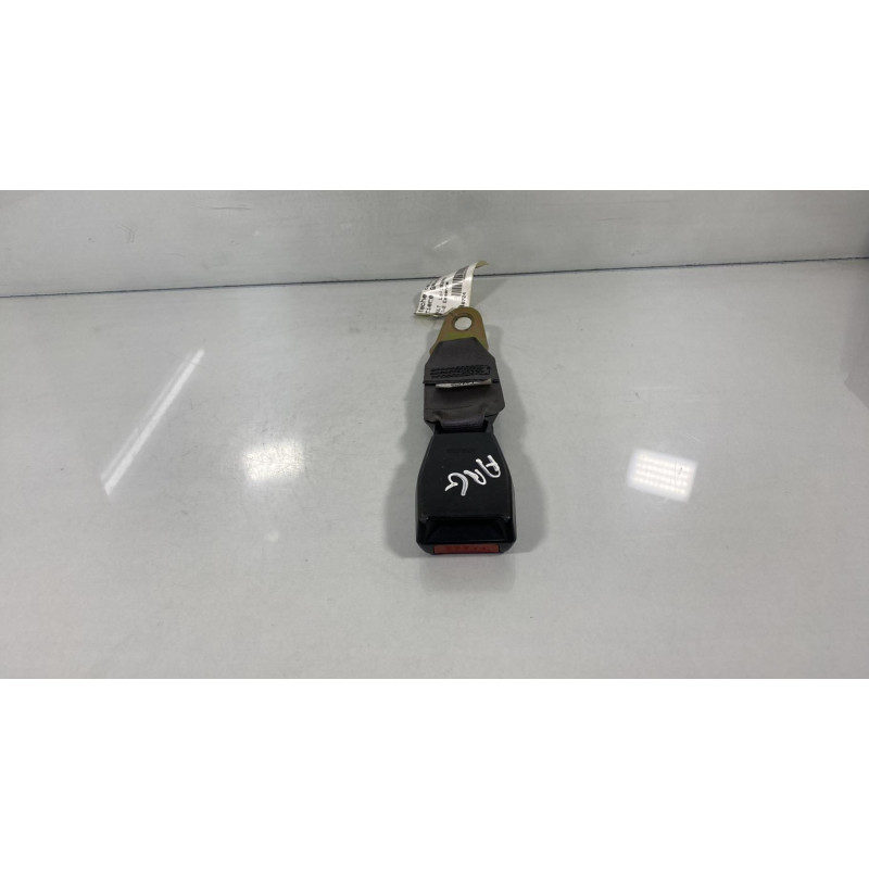 Attache ceinture arriere gauche RENAULT R11 Photo n°1