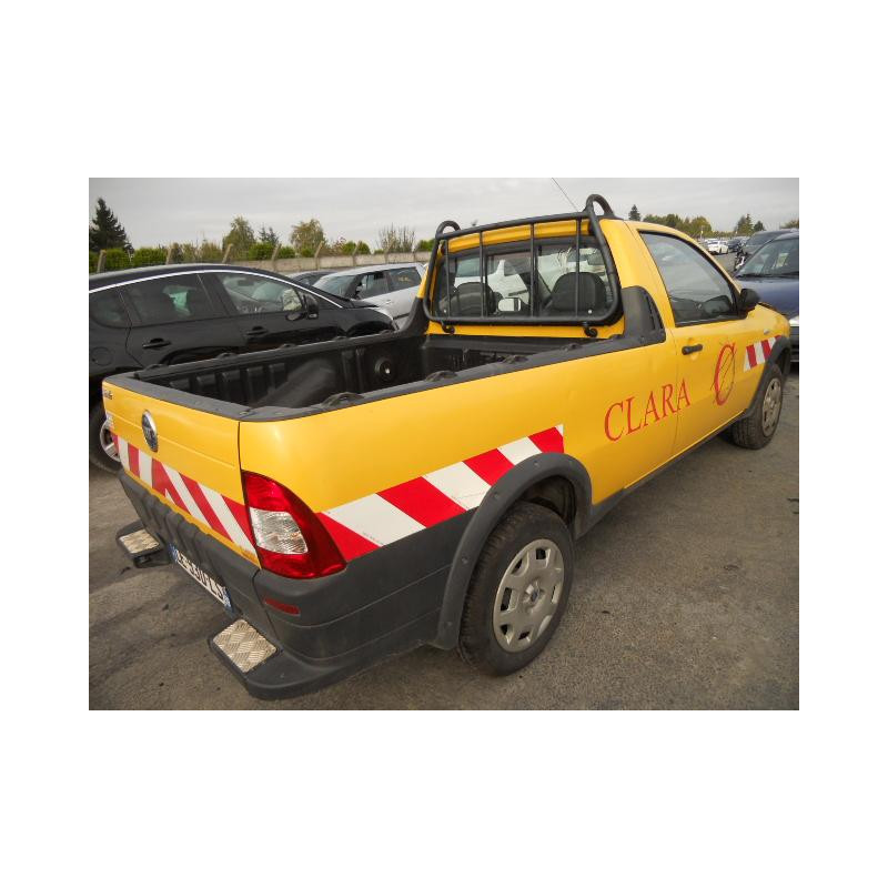 Feu arriere stop central FIAT STRADA Photo n°7