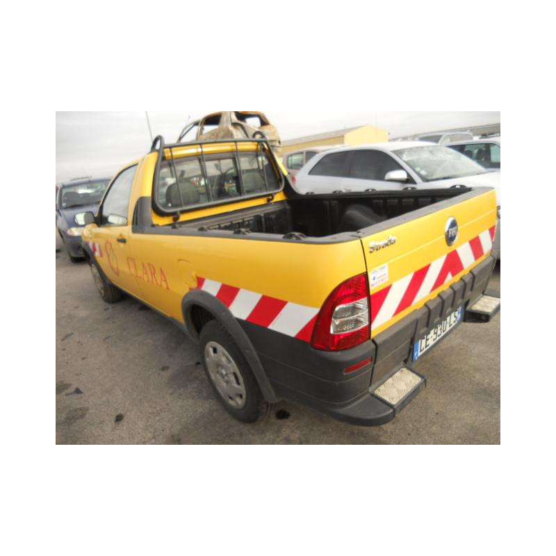 Feu arriere stop central FIAT STRADA Photo n°8