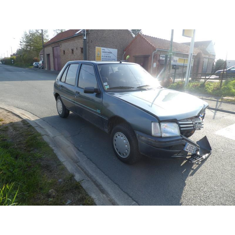 Retroviseur droit PEUGEOT 205 Photo n°12