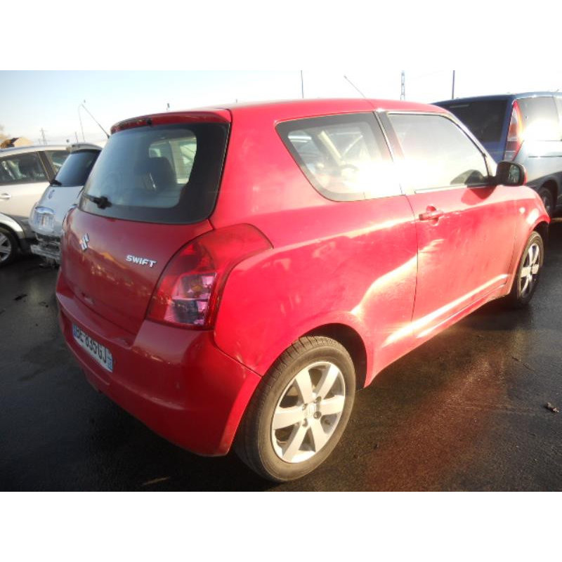 Malle/Hayon arriere SUZUKI SWIFT 3 Photo n°8
