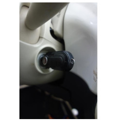 Attache ceinture avant droit FIAT 500 2