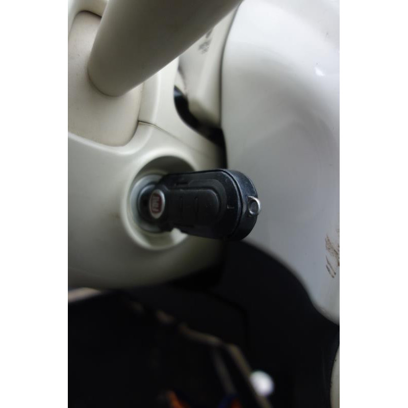 Attache ceinture avant droit FIAT 500 2 Photo n°12