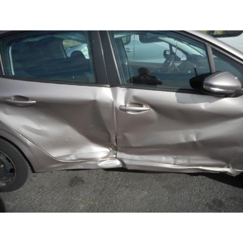 Trappe d'essence PEUGEOT 208 1 Photo n°5