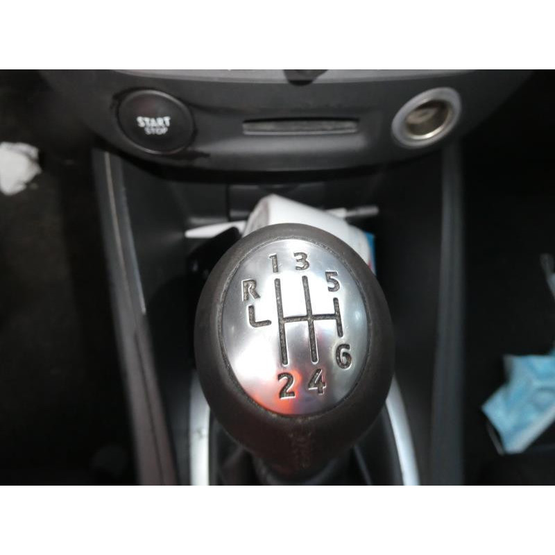 Verin de coffre RENAULT MEGANE 3 Photo n°11