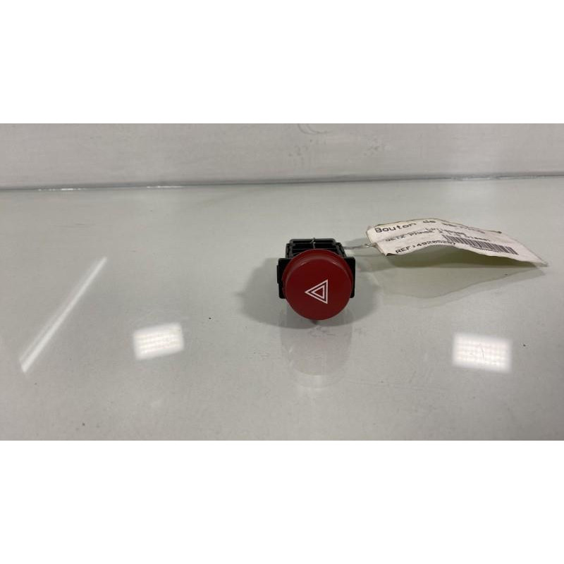 Bouton de warning HYUNDAI GETZ Photo n°2