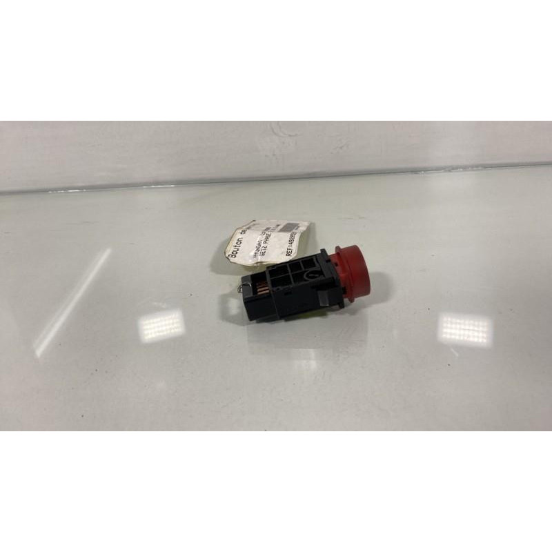 Bouton de warning HYUNDAI GETZ Photo n°3