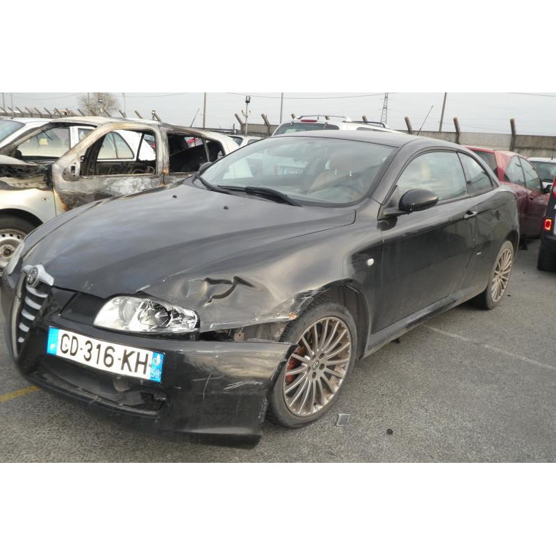 Attache ceinture avant droit ALFA ROMEO GT Photo n°6