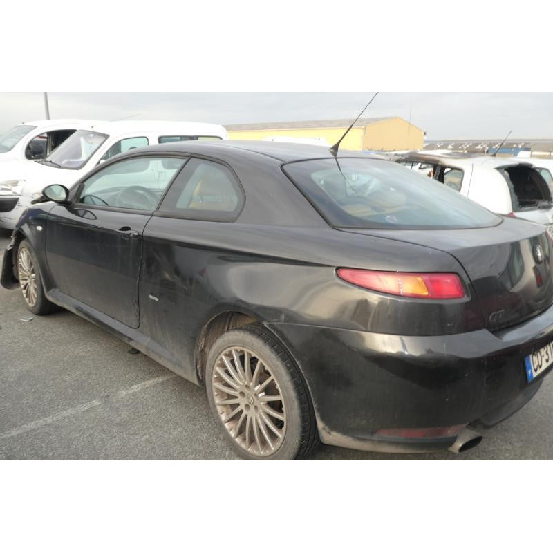 Attache ceinture avant droit ALFA ROMEO GT Photo n°9