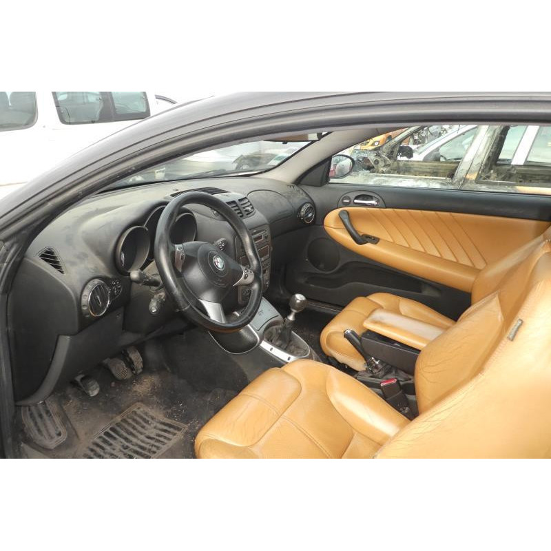Attache ceinture avant droit ALFA ROMEO GT Photo n°14
